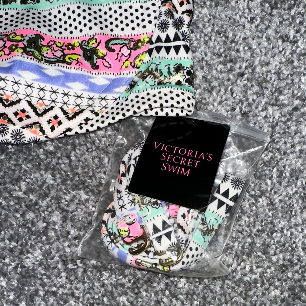 Victoria's Secret Multicolor Printed Bikini Top in Mint, Pink, Lavender & Black - Picture 2 of 3